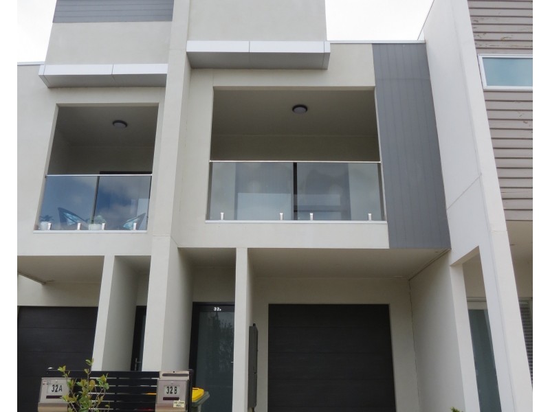 32b Broadwater Crescent, Mawson Lakes SA 5095