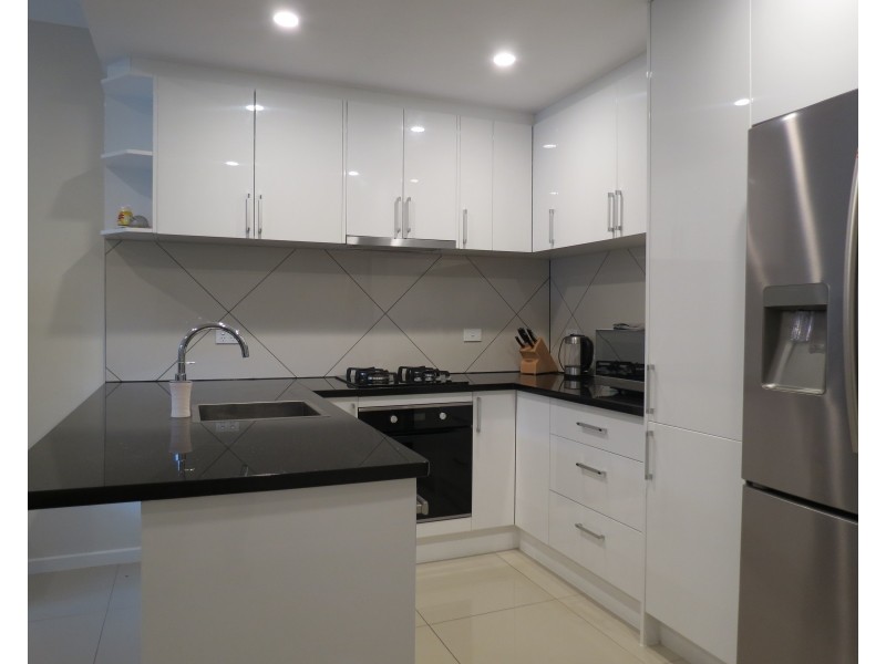 32b Broadwater Crescent, Mawson Lakes SA 5095
