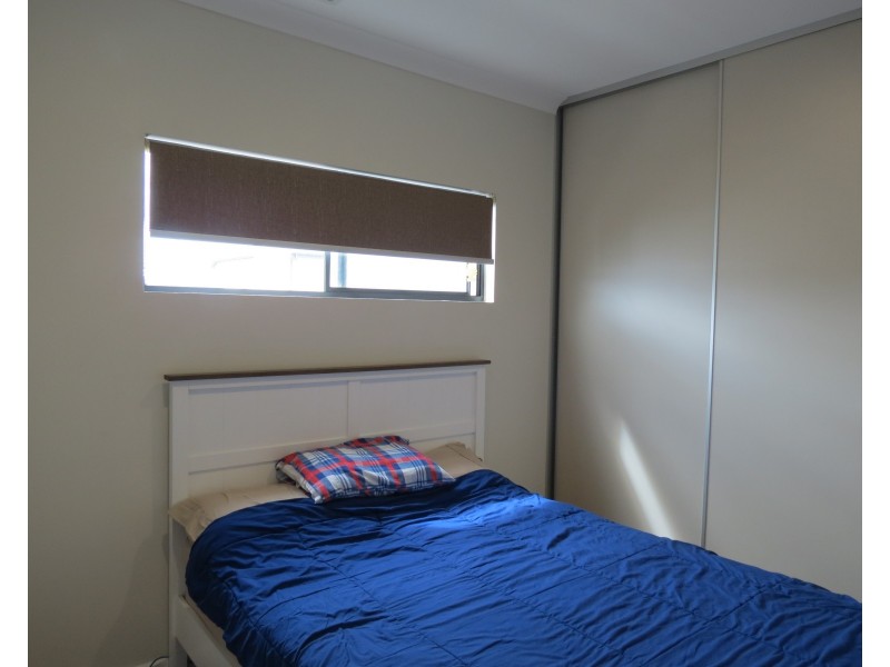 32b Broadwater Crescent, Mawson Lakes SA 5095