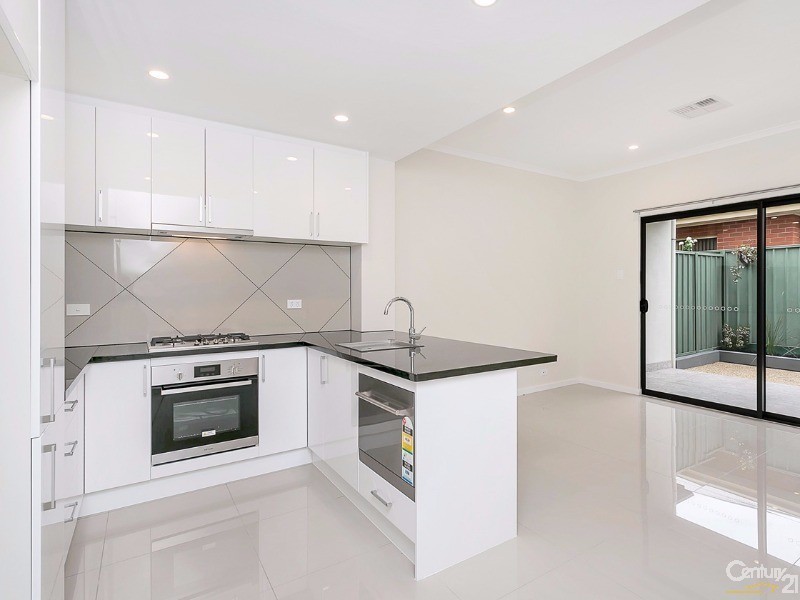 32b Broadwater Crescent, Mawson Lakes SA 5095