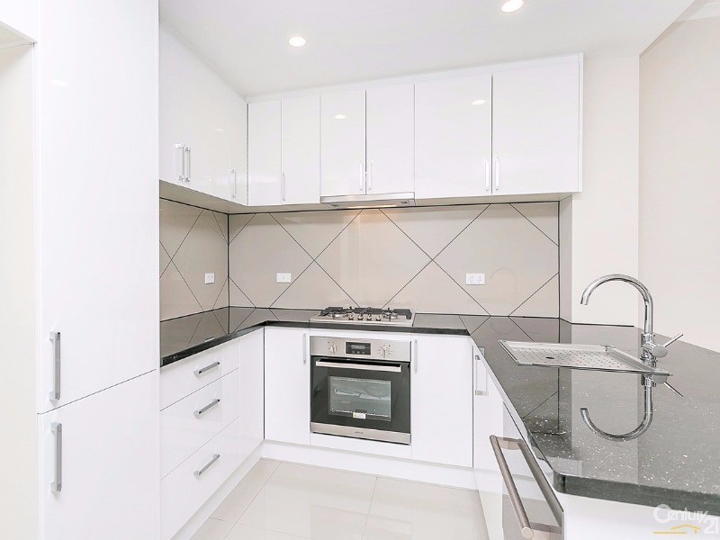 32b Broadwater Crescent, Mawson Lakes SA 5095