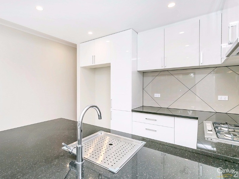 32b Broadwater Crescent, Mawson Lakes SA 5095