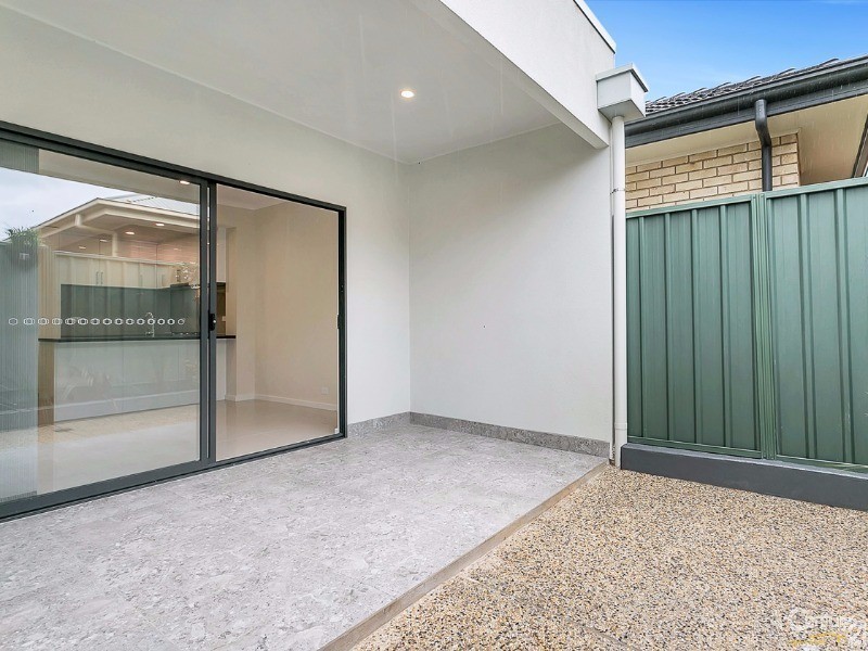 32b Broadwater Crescent, Mawson Lakes SA 5095