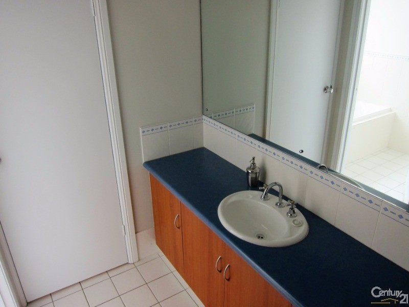 36 Beechwood Avenue, Mawson Lakes SA 5095