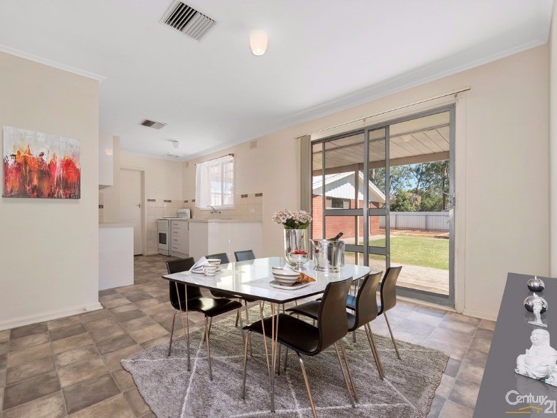 10 St Albans Road, Evanston Park SA 5116