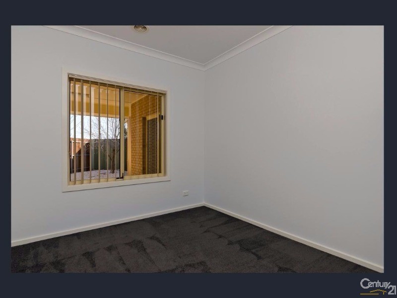 2 Lord Howe Crescent, Mawson Lakes SA 5095