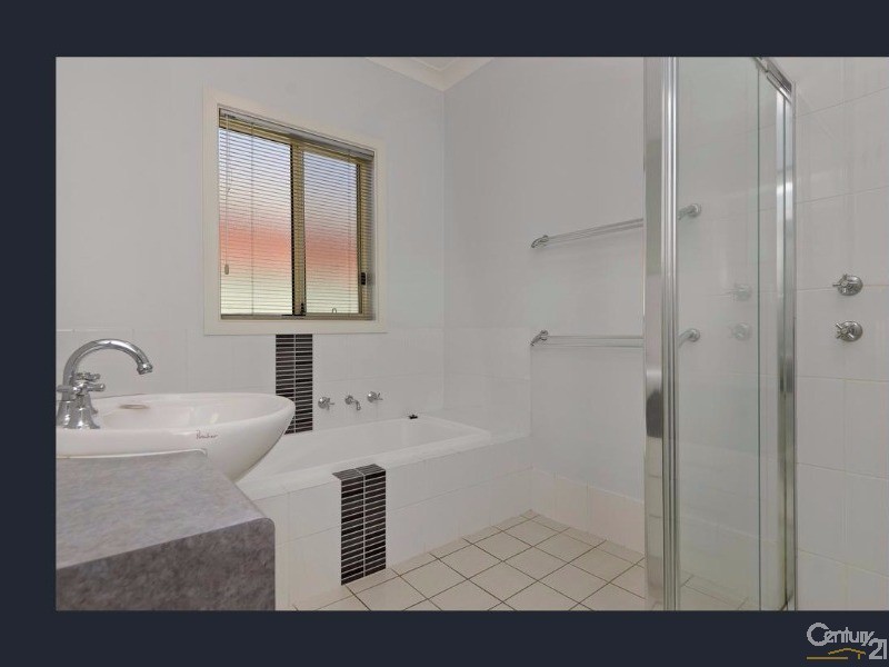 2 Lord Howe Crescent, Mawson Lakes SA 5095