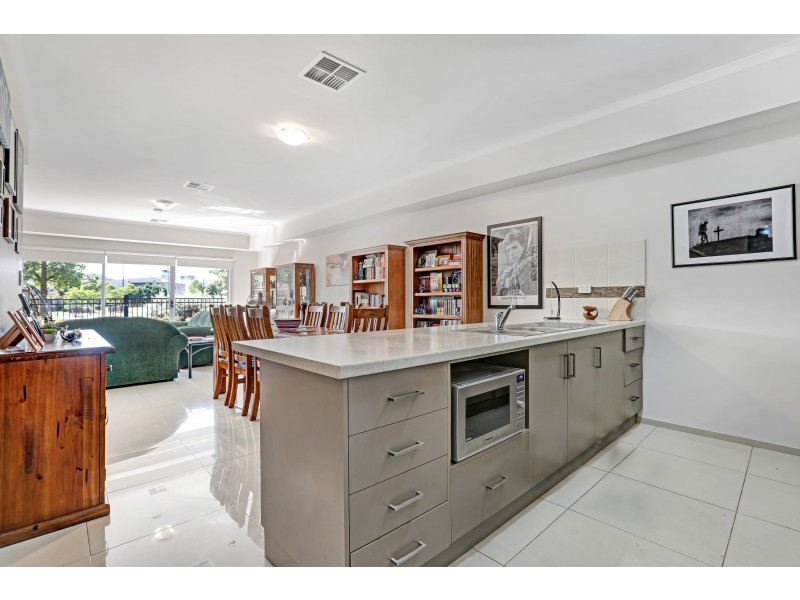 4 Pine Court, Mawson Lakes SA 5095