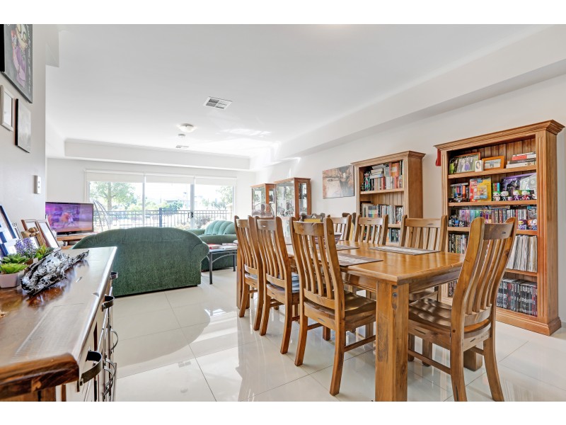4 Pine Court, Mawson Lakes SA 5095