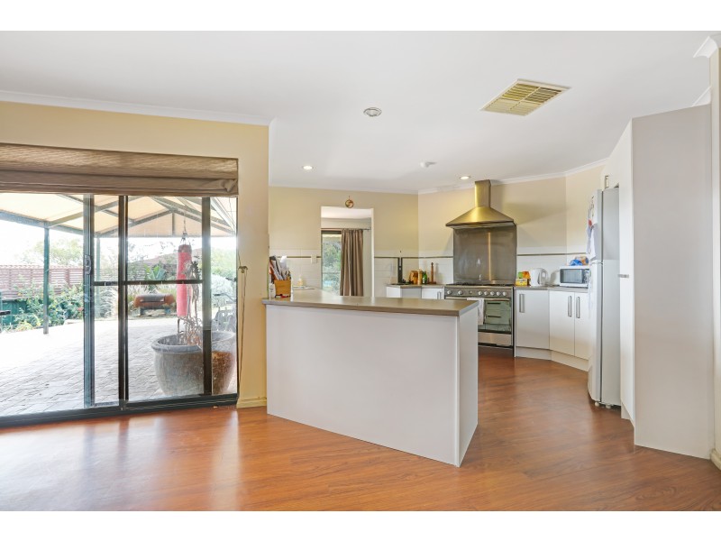 9  Brackenmoor Close, Hillbank SA 5112