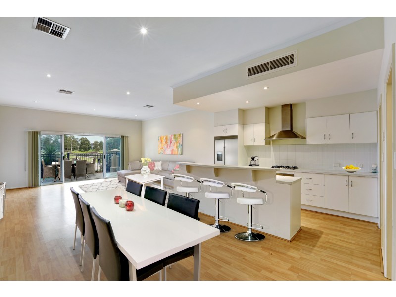 34 Lomond Circuit, Mawson Lakes SA 5095