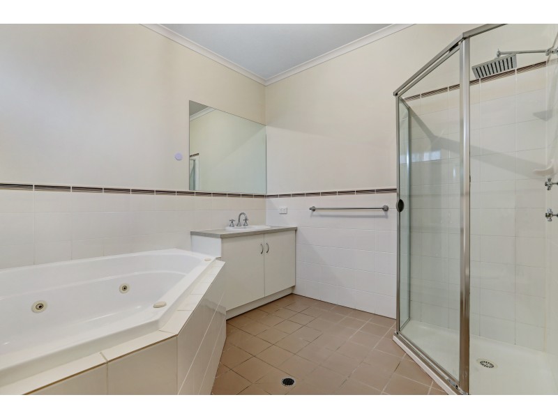 34 Lomond Circuit, Mawson Lakes SA 5095