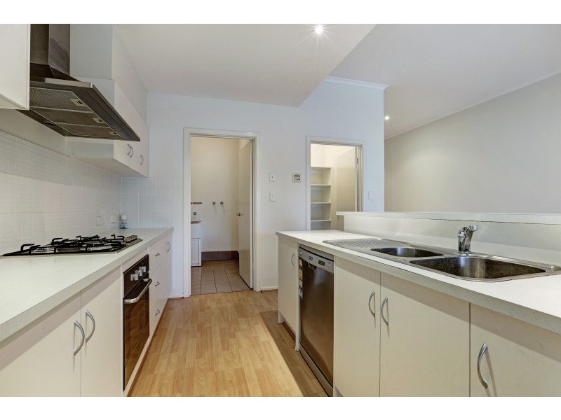 34 Lomond Circuit, Mawson Lakes SA 5095