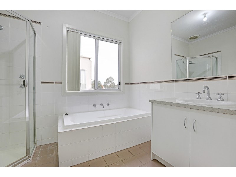 34 Lomond Circuit, Mawson Lakes SA 5095
