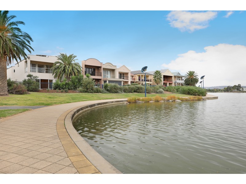 34 Lomond Circuit, Mawson Lakes SA 5095
