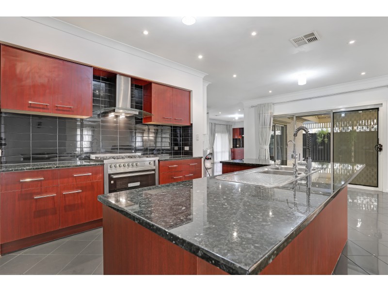 10 Mapleton Circuit, Mawson Lakes SA 5095