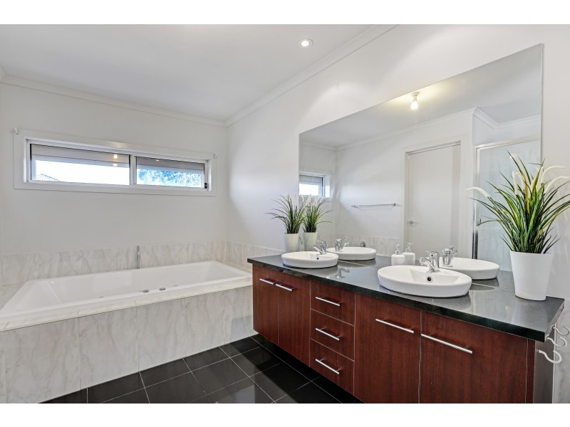 10 Mapleton Circuit, Mawson Lakes SA 5095