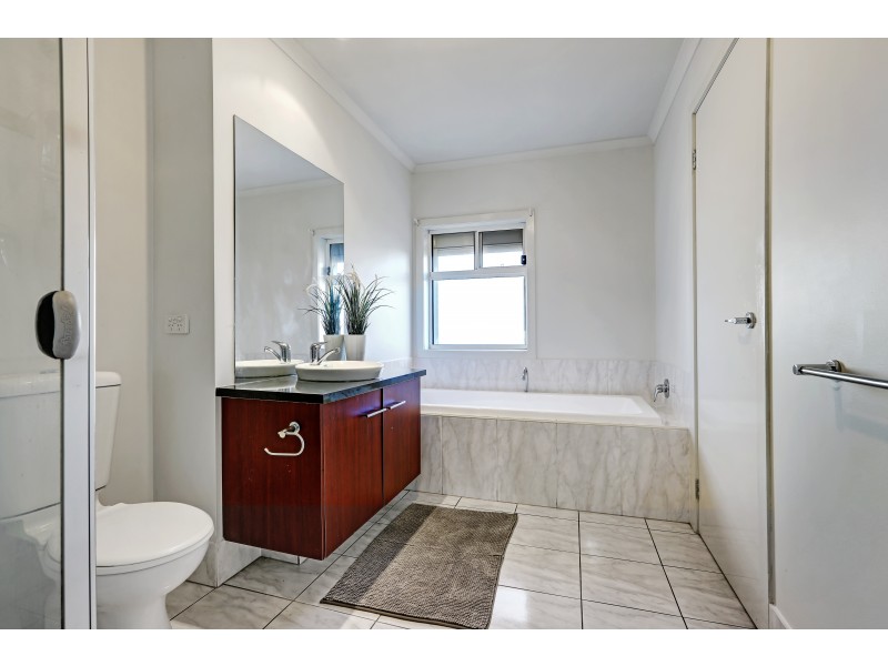 10 Mapleton Circuit, Mawson Lakes SA 5095