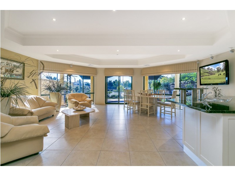 4 Mckinlay Court, Mawson Lakes SA 5095