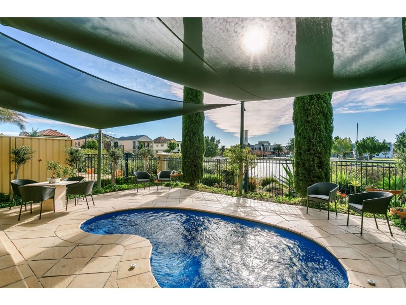 4 Mckinlay Court, Mawson Lakes SA 5095