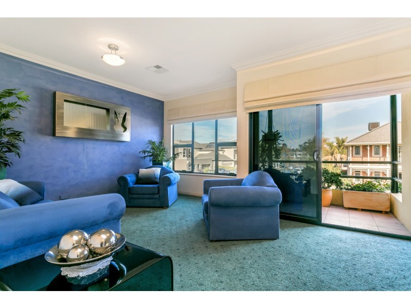 4 Mckinlay Court, Mawson Lakes SA 5095
