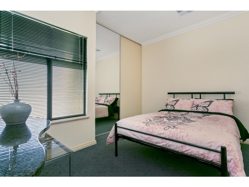 4 Mckinlay Court, Mawson Lakes SA 5095