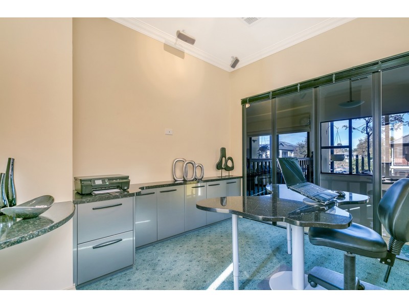 4 Mckinlay Court, Mawson Lakes SA 5095