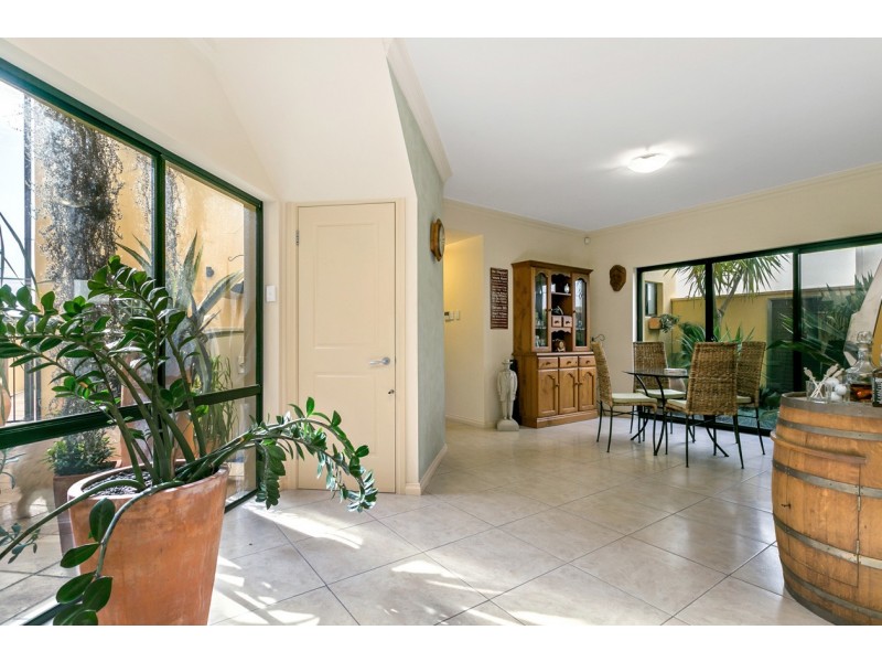 4 Mckinlay Court, Mawson Lakes SA 5095