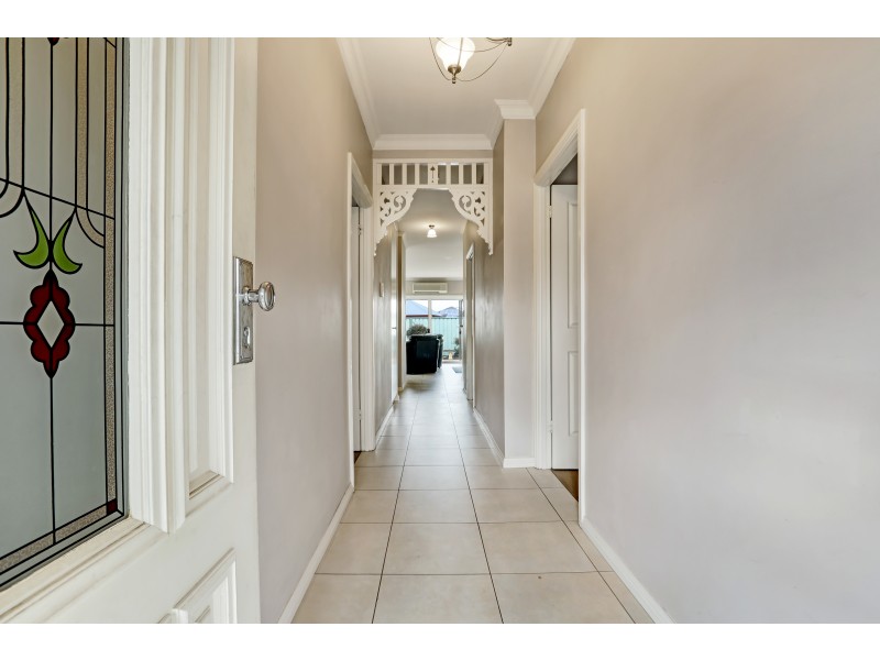 33 Newland Way, Mawson Lakes SA 5095