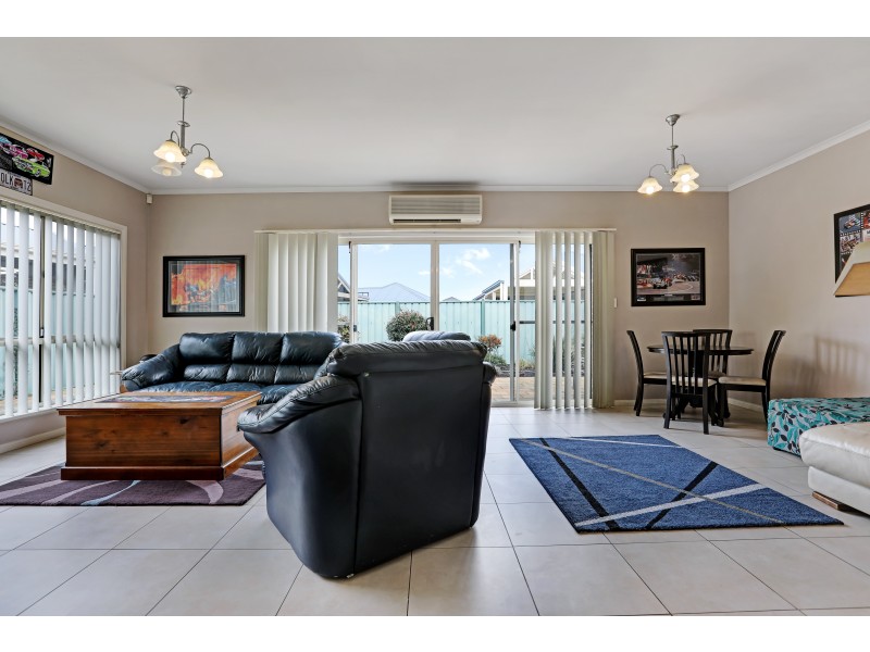 33 Newland Way, Mawson Lakes SA 5095