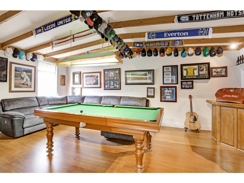 5 Dienelt Drive, Para Hills West SA 5096