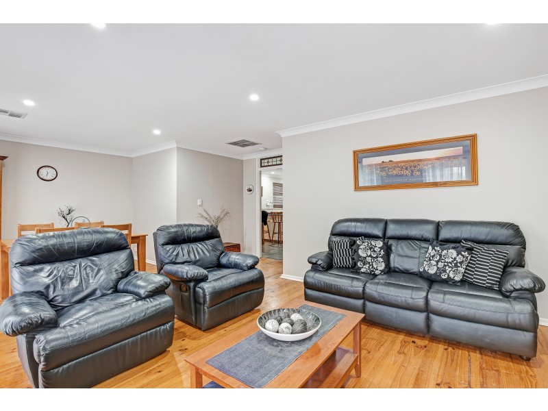 5 Dienelt Drive, Para Hills West SA 5096