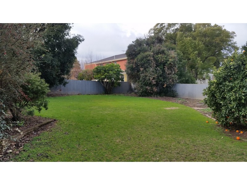 8 Milne Street, Vale Park SA 5081