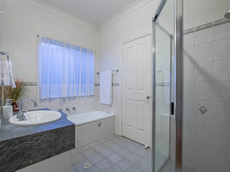 20  Lord Howe Crescent, Mawson Lakes SA 5095