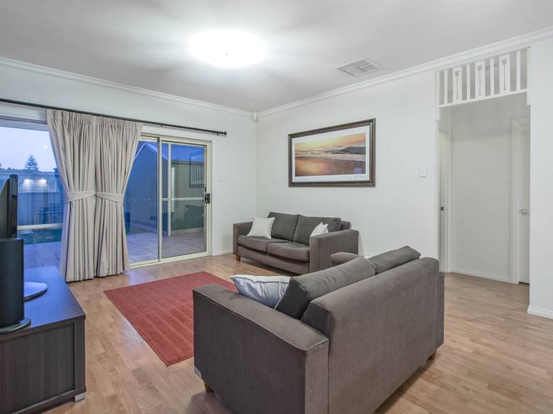 20  Lord Howe Crescent, Mawson Lakes SA 5095