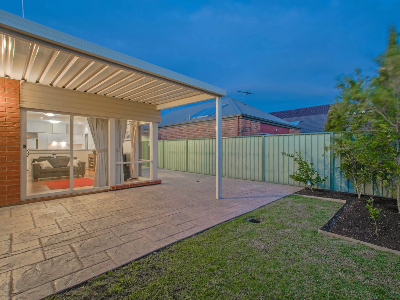 20  Lord Howe Crescent, Mawson Lakes SA 5095