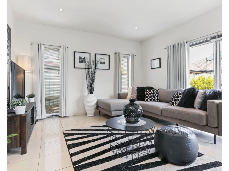 4 Portsmouth Lane, Mawson Lakes SA 5095