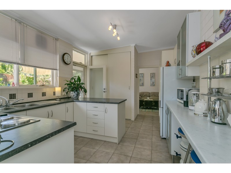 25 Cynthia Street, Para Hills SA 5096