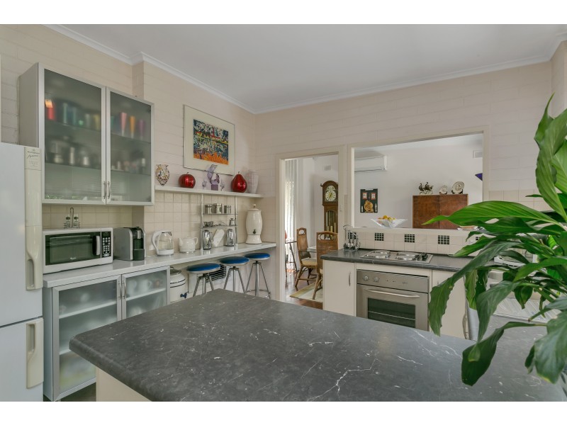 25 Cynthia Street, Para Hills SA 5096