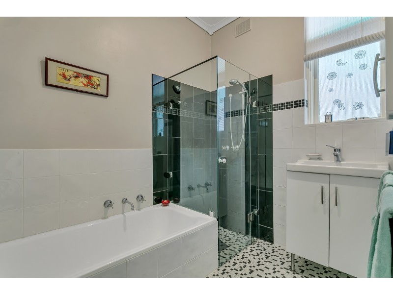 25 Cynthia Street, Para Hills SA 5096