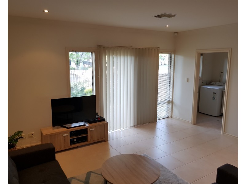 18 Gairdner Lane, Mawson Lakes SA 5095