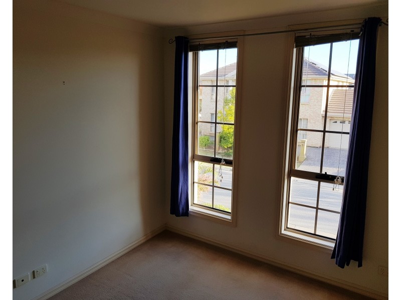 18 Gairdner Lane, Mawson Lakes SA 5095