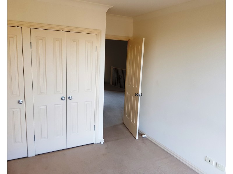 18 Gairdner Lane, Mawson Lakes SA 5095