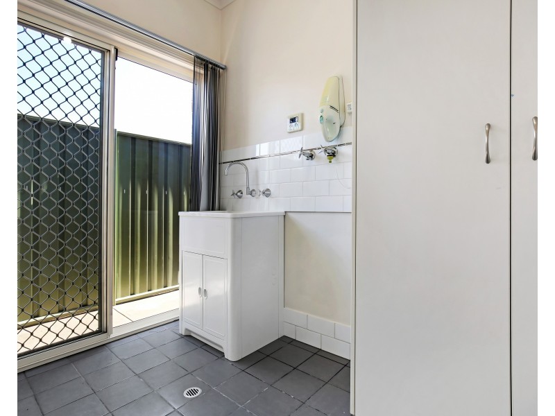 4 Innes Circuit, Mawson Lakes SA 5095