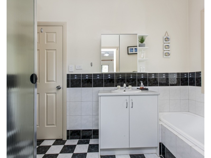 13 Heard Avenue, Mawson Lakes SA 5095