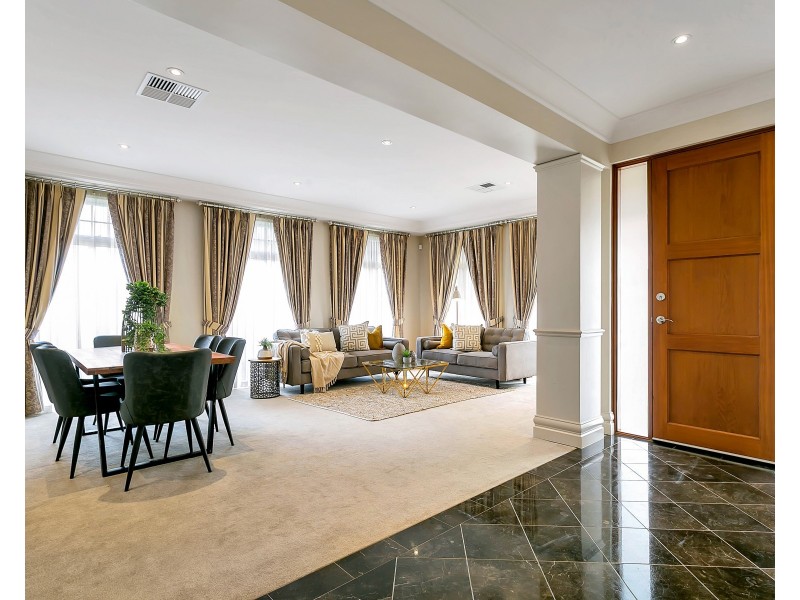 18 Frome Crescent, Mawson Lakes SA 5095