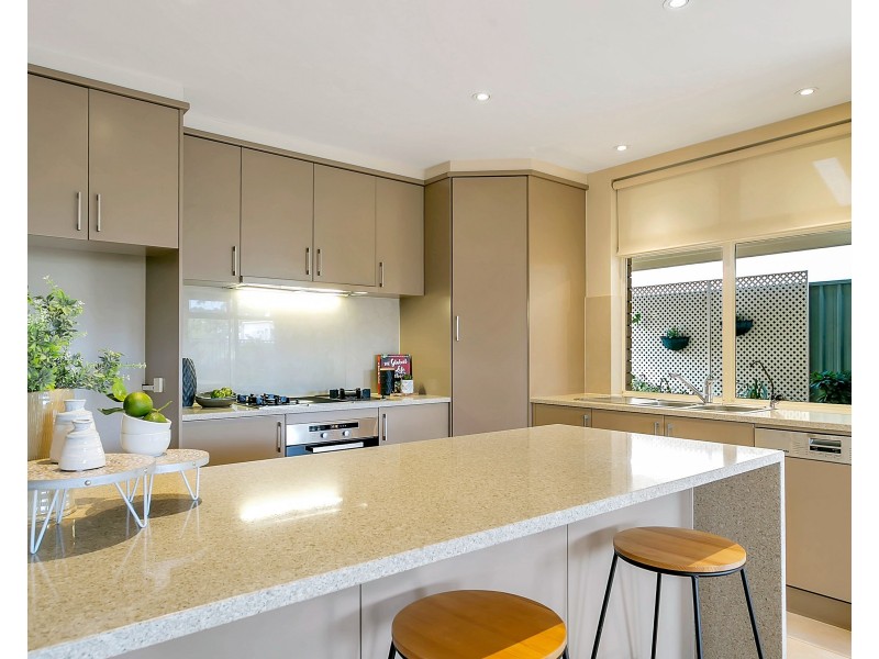 18 Frome Crescent, Mawson Lakes SA 5095