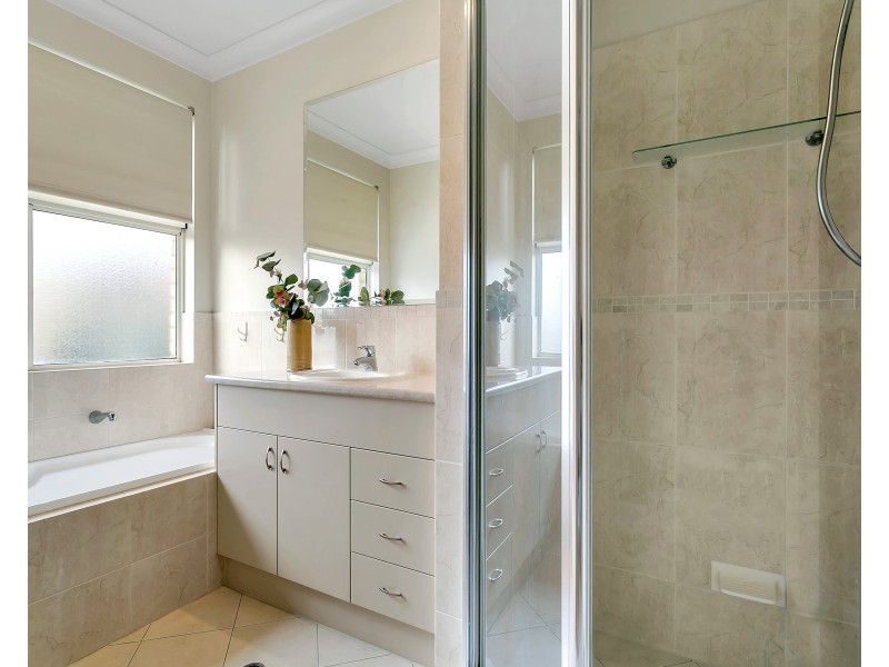 18 Frome Crescent, Mawson Lakes SA 5095