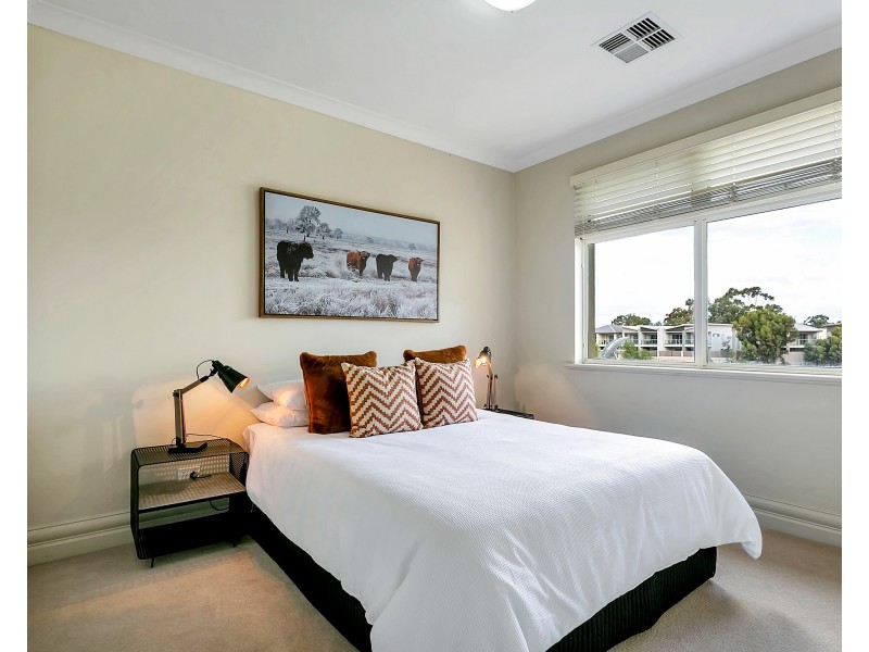 18 Frome Crescent, Mawson Lakes SA 5095