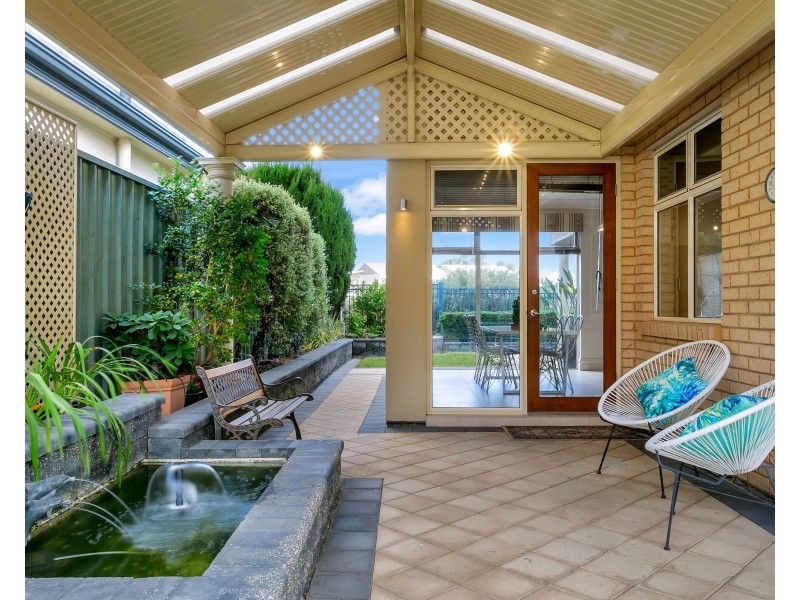 18 Frome Crescent, Mawson Lakes SA 5095